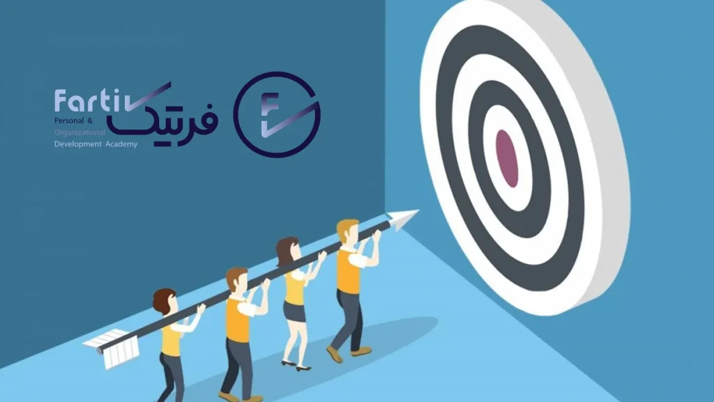 2 مرد و 2 زن، در حال بردن تیر به سمت نشان